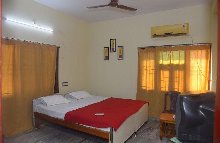 Padmavathi Family Guest House Визакхапатнам Екстериор снимка