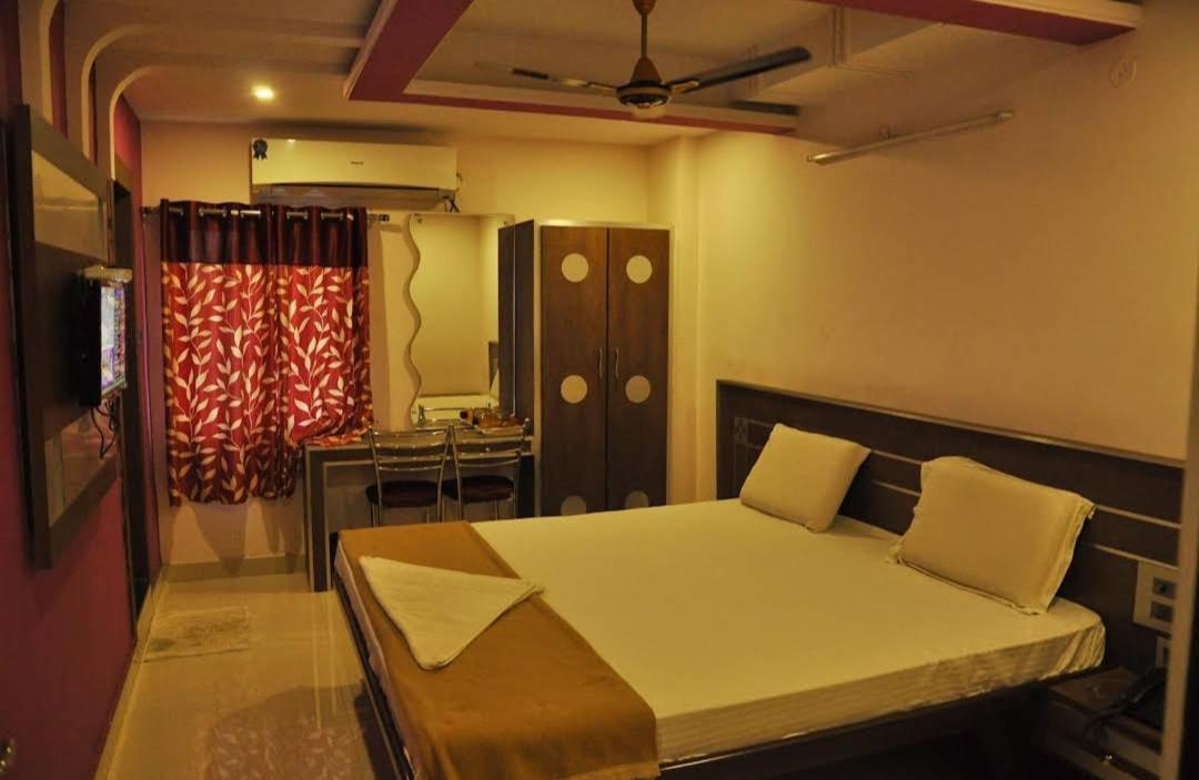 Padmavathi Family Guest House Визакхапатнам Екстериор снимка